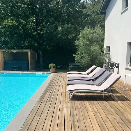 Maison Avec Acces Direct Pistes Cyclables, Piscine Et Jacuzzi Villa