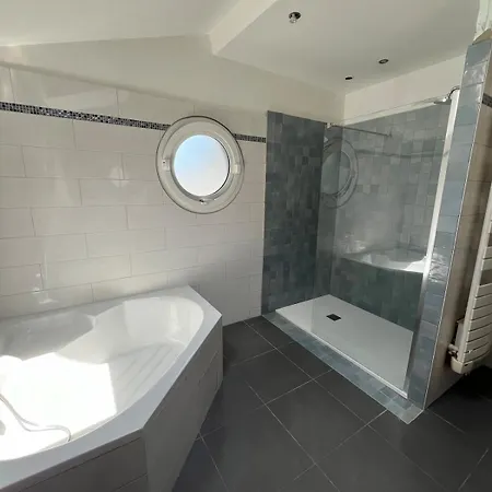 Maison Avec Acces Direct Pistes Cyclables, Piscine Et Jacuzzi Ondres