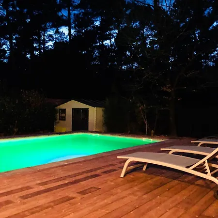 Maison Avec Acces Direct Pistes Cyclables, Piscine Et Jacuzzi Villa *