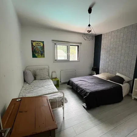 Maison Avec Acces Direct Pistes Cyclables, Piscine Et Jacuzzi