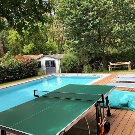 Villa Maison Avec Acces Direct Pistes Cyclables, Piscine Et Jacuzzi