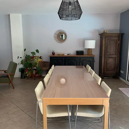 Villa Maison Avec Acces Direct Pistes Cyclables, Piscine Et Jacuzzi *